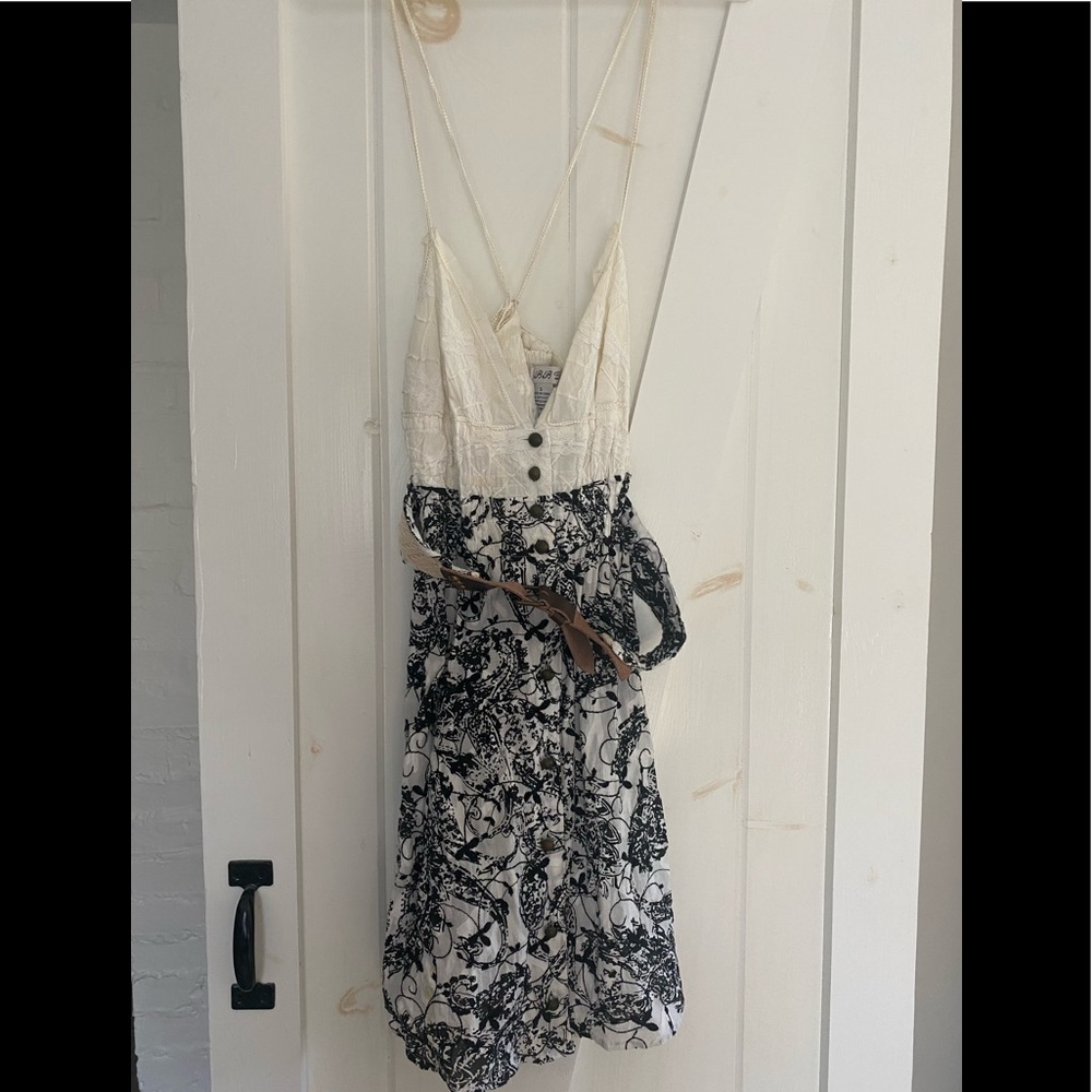BBDakota belted dress with buttons, size small
